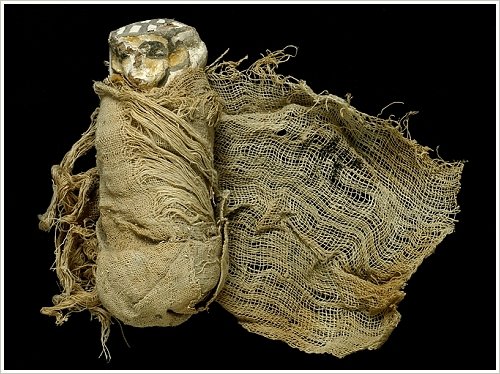 Shabti wrapped in linen with the name of Ahhotep, Dra Abu el-Naga, Luxor West Bank, © Consejo Superior de Investigaciones Científicas (CSIC)