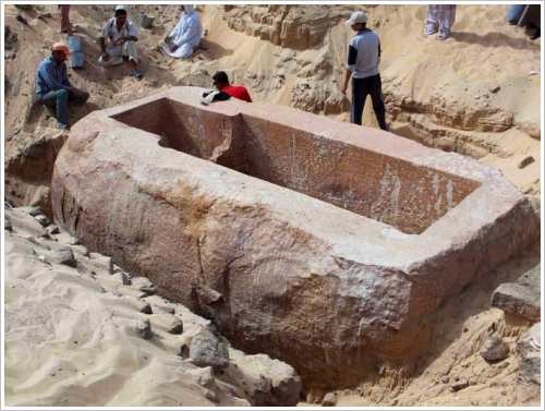 Tomb of Sobekhotep I in Abydos - Sarcophagus, © AFP)