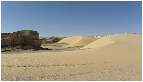 Desert landscape in the north of Dakhla Oasis