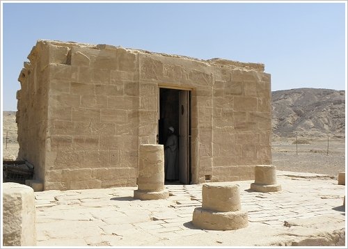 El-Kāb, Temple of Amenhotep III