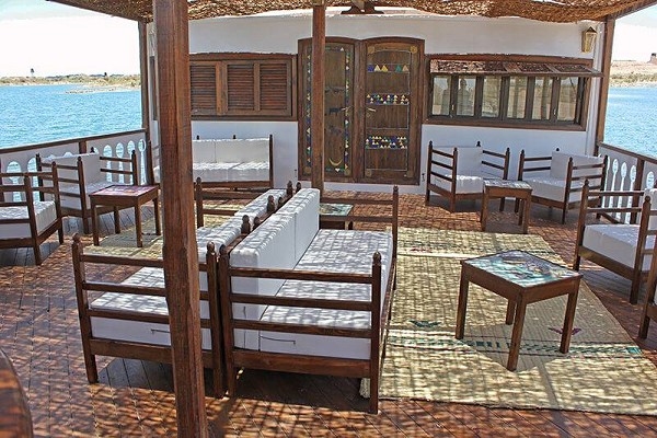 Safari boat - Deck